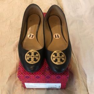 Tori Burch size 11 baker slippers